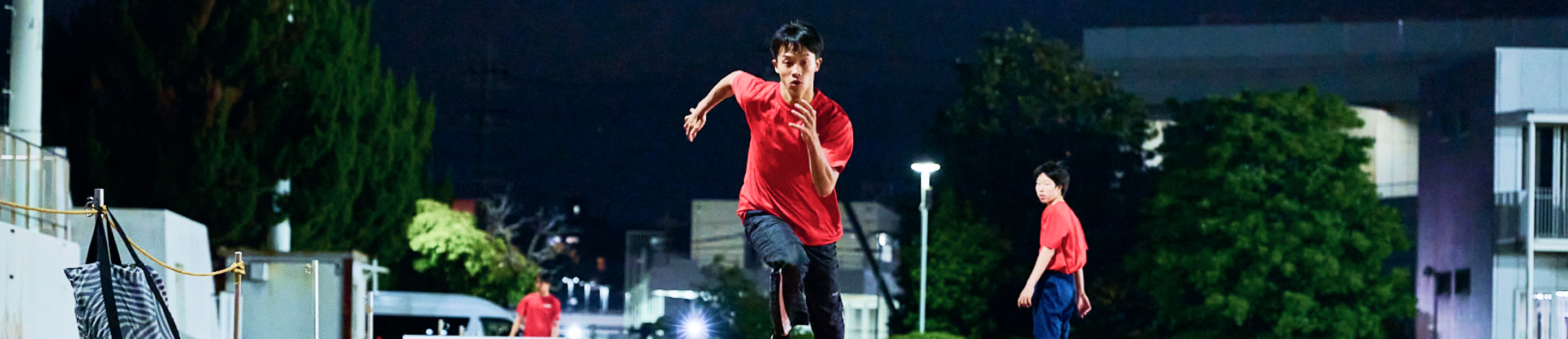 �A�X���[�g�A�h�o���X�������N���X�̗l�q