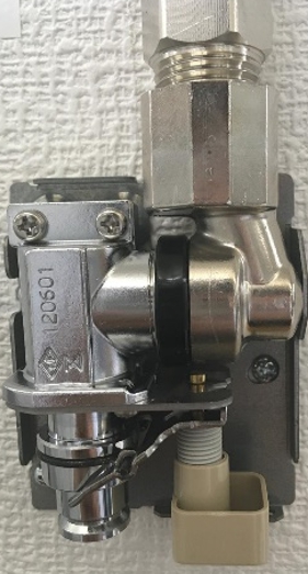 The inner structure ofcase-type fuse valves