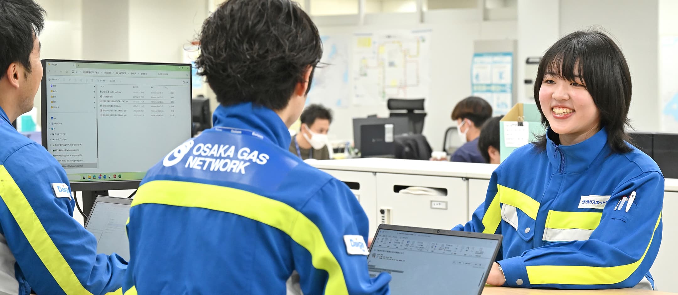 ���݂̒S���Ɩ�